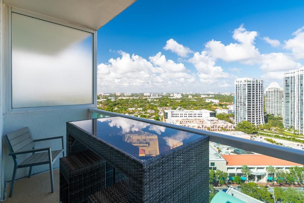 City View Balcony Steps From Restaurants, Peacock Park & Marina Miami Eksteriør billede
